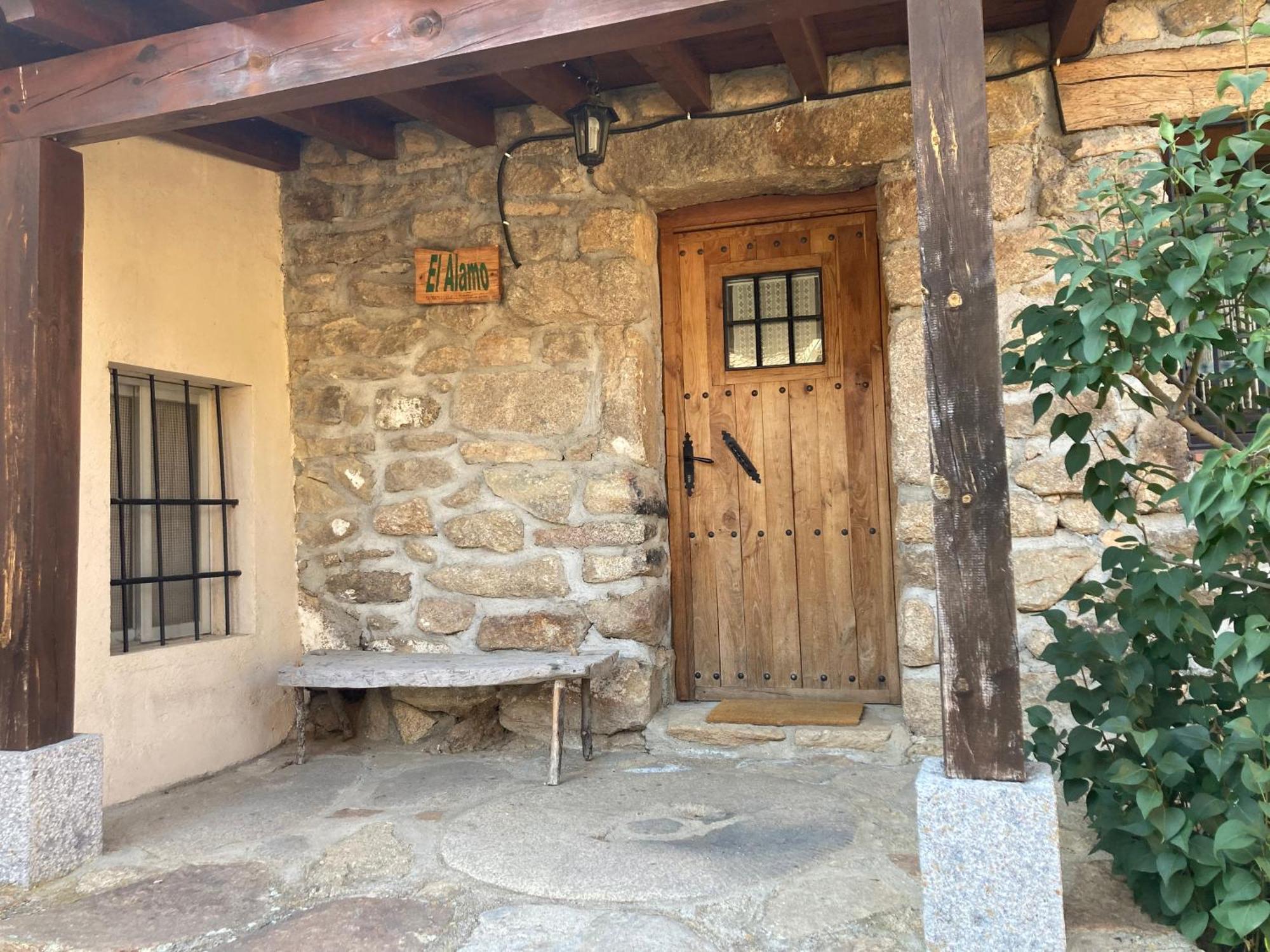 El Alamo. Azagalla Rural Casas del Abad Esterno foto
